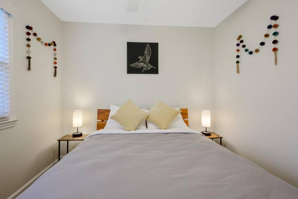 Cozy 3 Bedroom Cottage With Huge Fenced-In Yard Raleigh Ngoại thất bức ảnh